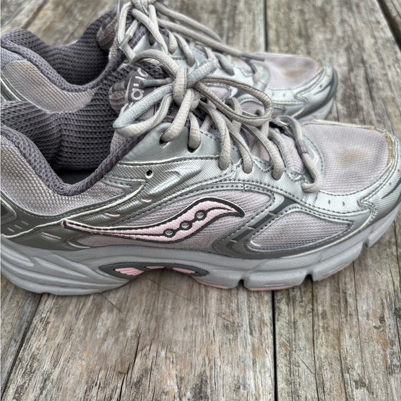 Saucony Women's Athletic Shoes in Gray and Pink size 7.5 - Picture 8 of 12